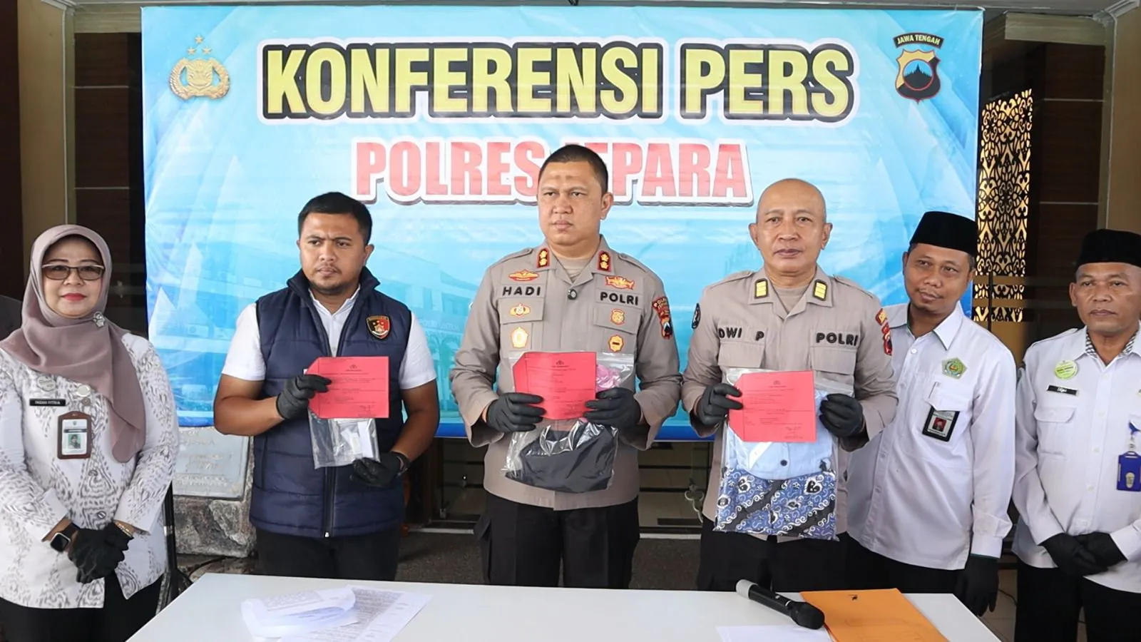 Berawal dari Chat WA, Kedok Bejat Pengasuh Ponpes di Jepara Nikahi Siri Santri secara Fiktif Terbongkar