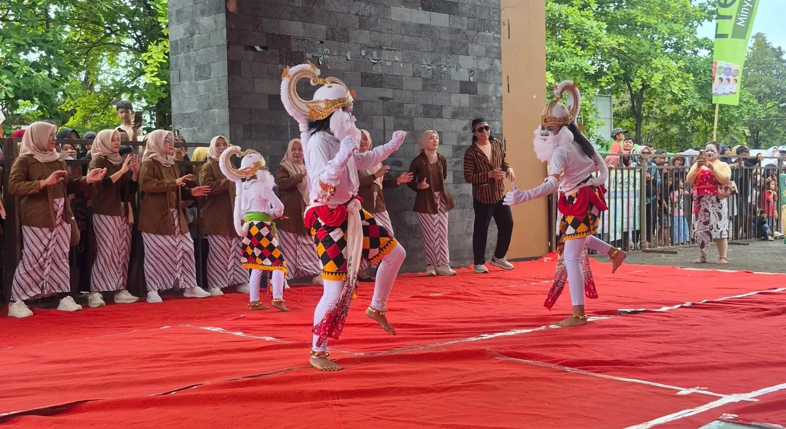 Merawat Tradisi, Menjaga Bumi: Pesan Toleransi dari Kirab Sedekah Bumi Getaspejaten 2026