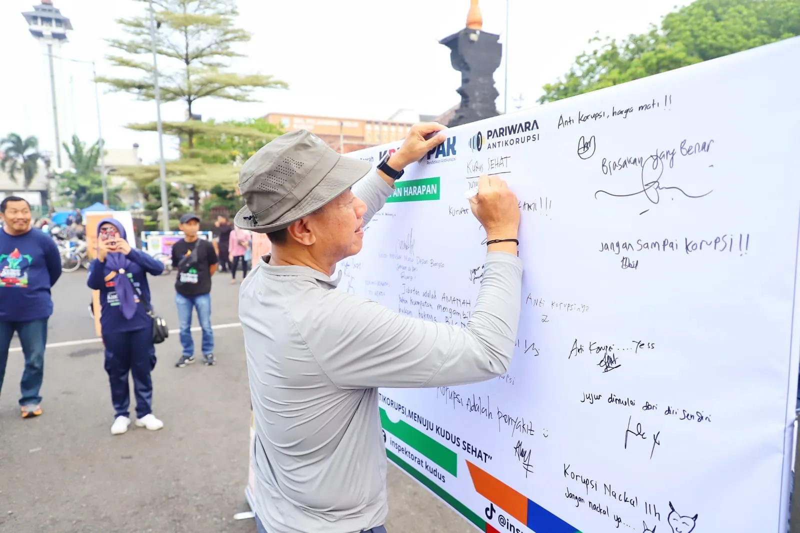Sambil CFD-an, Cara Unik Pemkab Kudus Gandeng Warga Tolak Korupsi