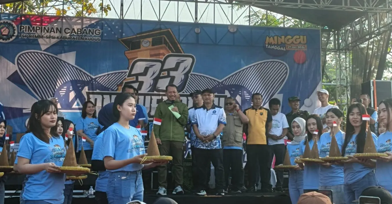 HUT ke-33 RTMM: Ribuan Buruh Rokok di Kudus Suarakan Penolakan Regulasi Tembakau