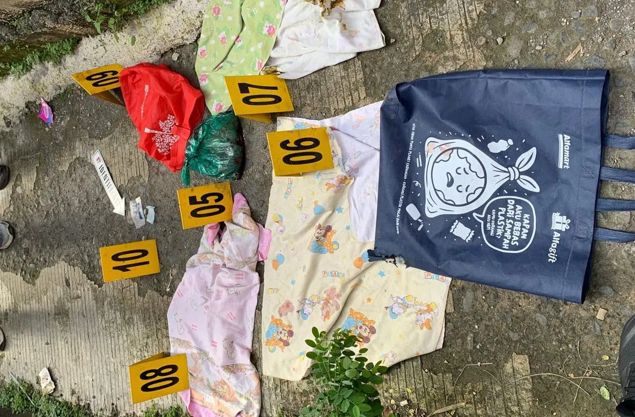 Bayi Laki-laki Ditemukan dalam Tas Belanja di Pati