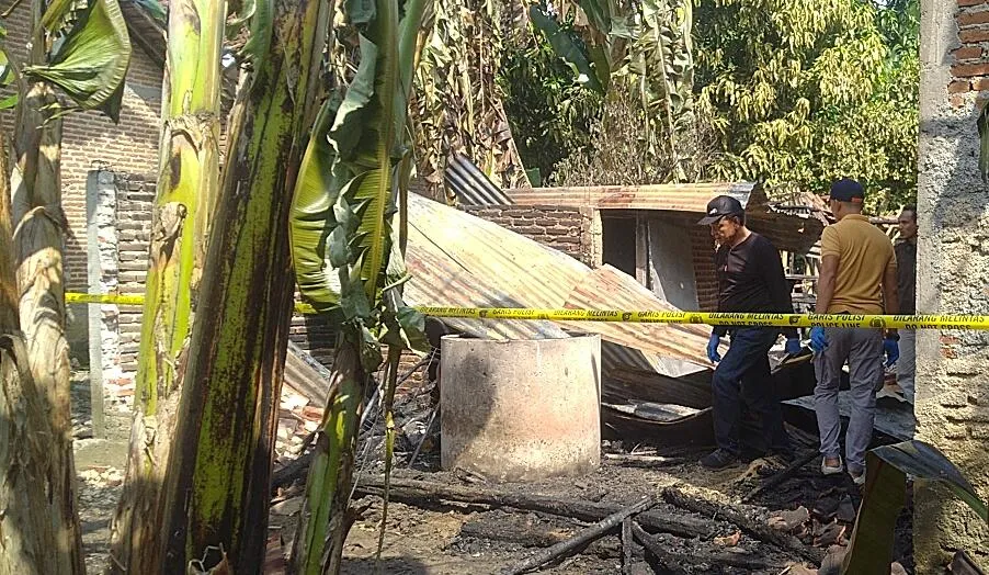 Bakar Rumah Orang Tua, Warga Kedungwinong Ditangkap Polisi