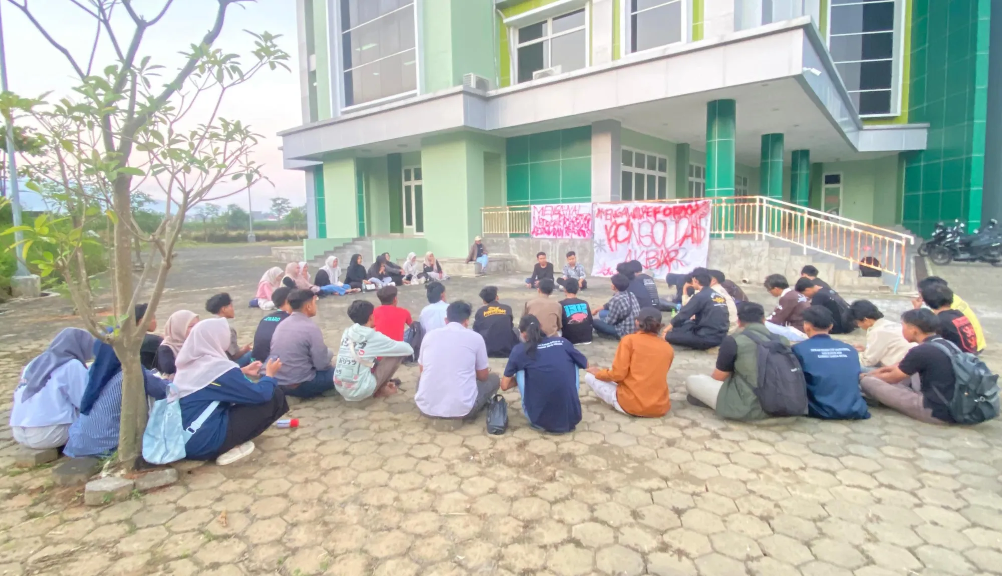 Mahasiswa UIN Sunan Kudus Desak Presiden Evaluasi Program MBG hingga Kenaikan BBM
