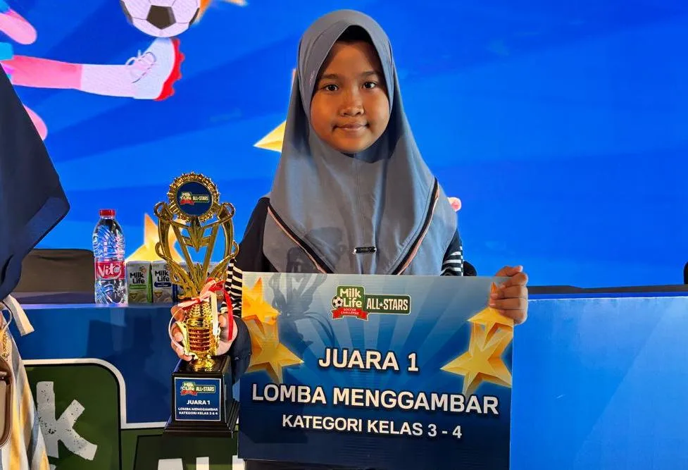 Terinspirasi Laga Sepak Bola Putri, Elfis Syafira Sabet Juara 1 Lomba Mewarnai di Kudus