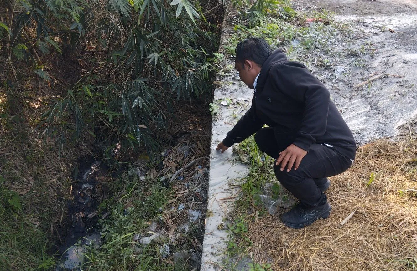 Sempat Berubah Warna dan Bau Menyengat, Kondisi Sungai di Karangampel Kudus Disidak Petugas