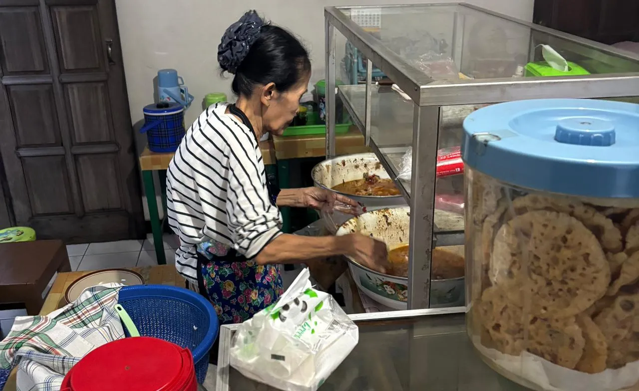 Menikmati Kelezatan Semur Kutuk ‘Lek Safa’ah’ Jekulo, Kuliner Autentik Kudus yang Eksis Sejak 1965