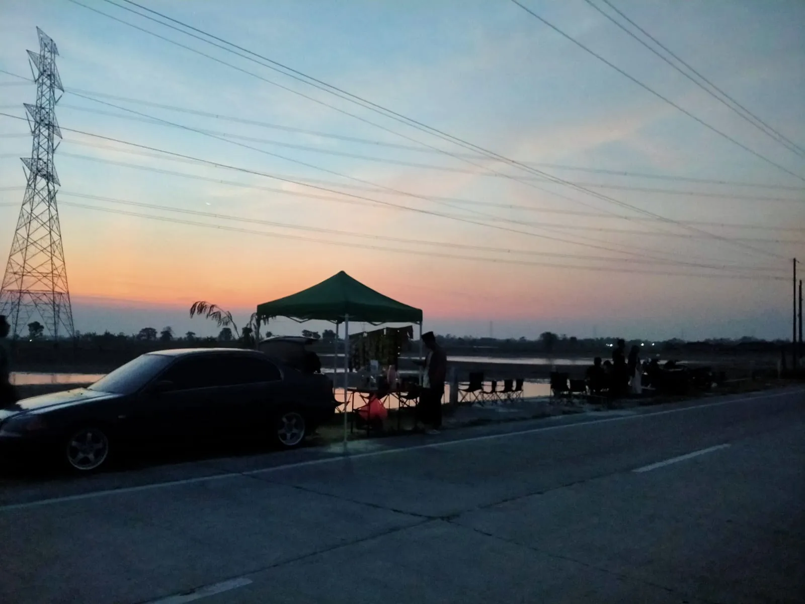 Andalkan Pesona Senja dan Hamparan Sawah, Kopi Rawa di Jalur Pati-Kudus Jadi Tempat Nongkrong Favorit Baru
