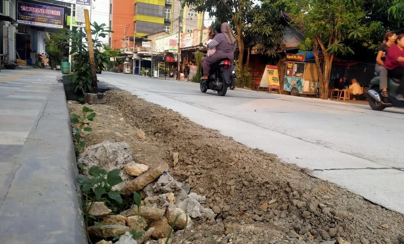 Anggaran Terbatas, DPUTR Pati Ungkap Alasan Bahu Jalan di RSUD Kayen Tak Seluruhnya Dibeton