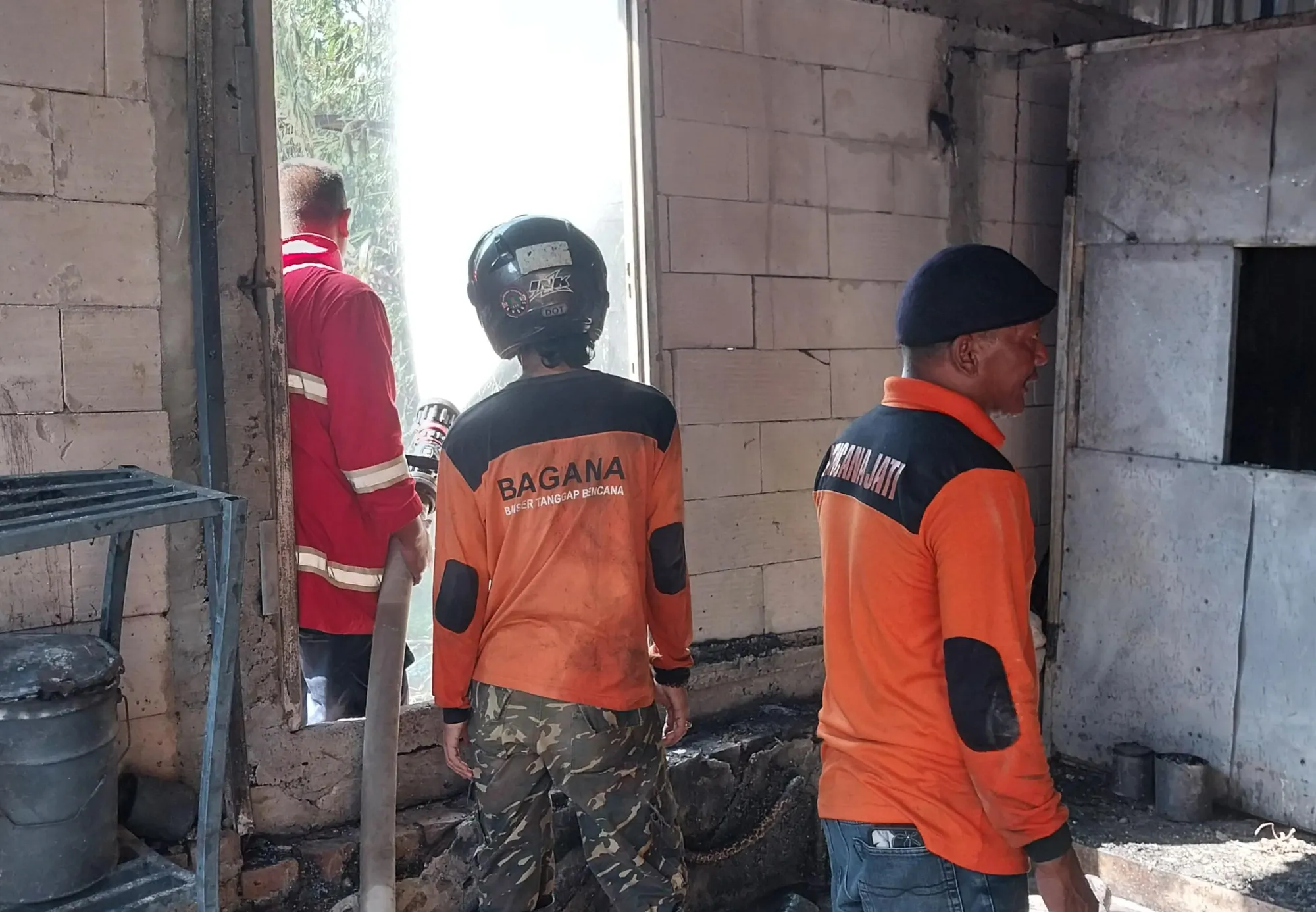 Korsleting Blower Picu Ledakan, Gudang Pengecatan Dek Motor di Jati Kudus Ludes Terbakar