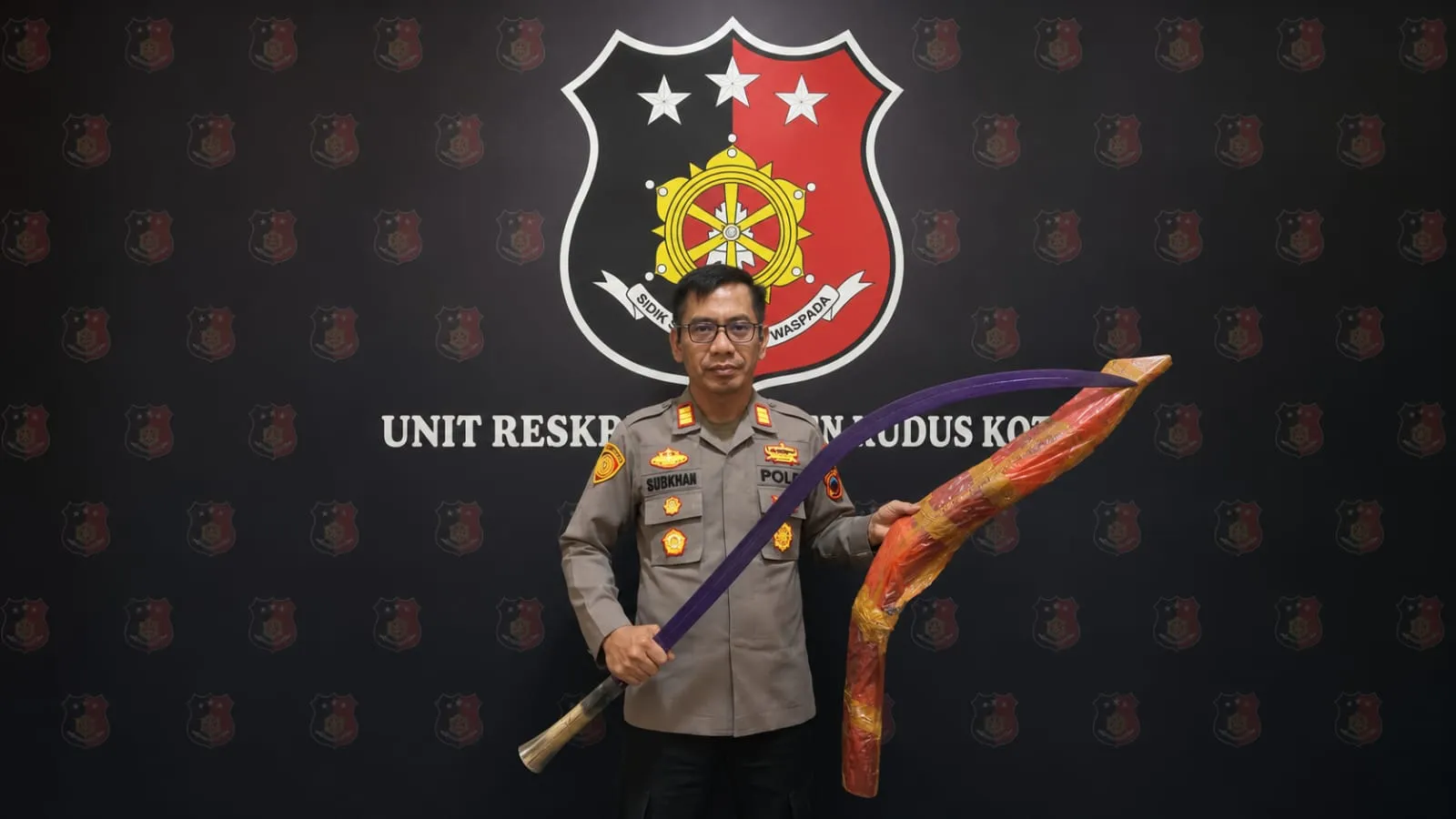 Polsek Kudus Bongkar Pengiriman Sajam Jumbo, Pemesannya Ternyata Masih Kelas 1 MTs