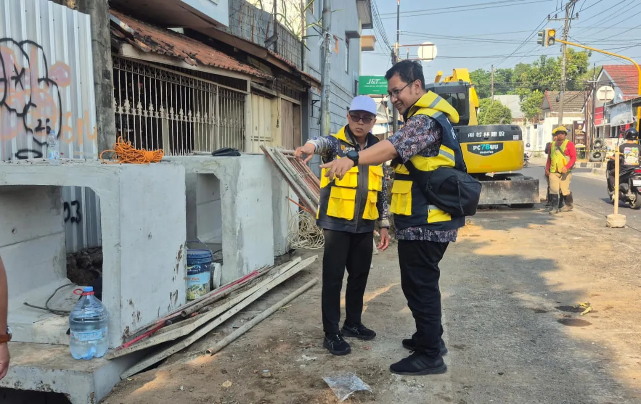Gunakan Anggaran Rp2,2 Miliar, Proyek Drainase Jalan Wahid Hasyim Kudus Mulai Digarap