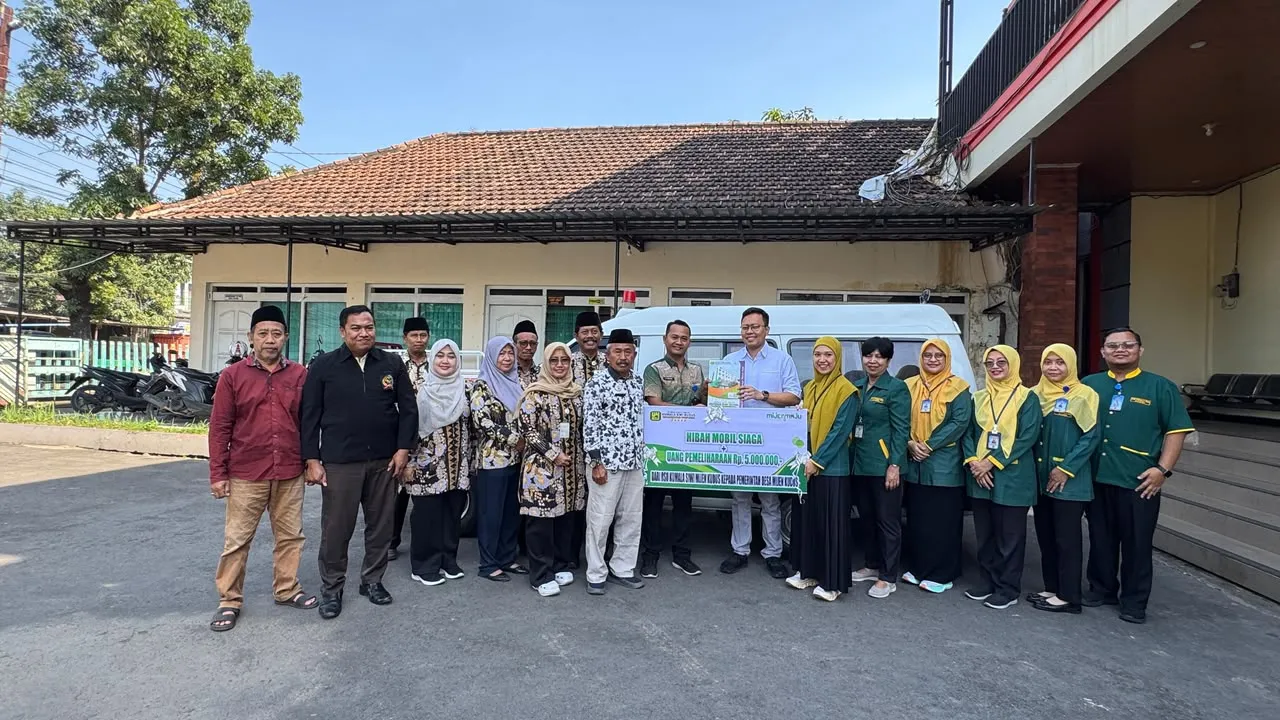Permudah Akses Medis, RSU Kumala Siwi Serahkan Bantuan Mobil Siaga untuk Warga Desa Mijen