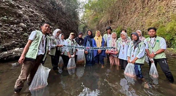 Mahasiswa KKN UIN Kudus Akui Salah Tebar Ikan Nila di Sungai, Jadi Bahan Evaluasi