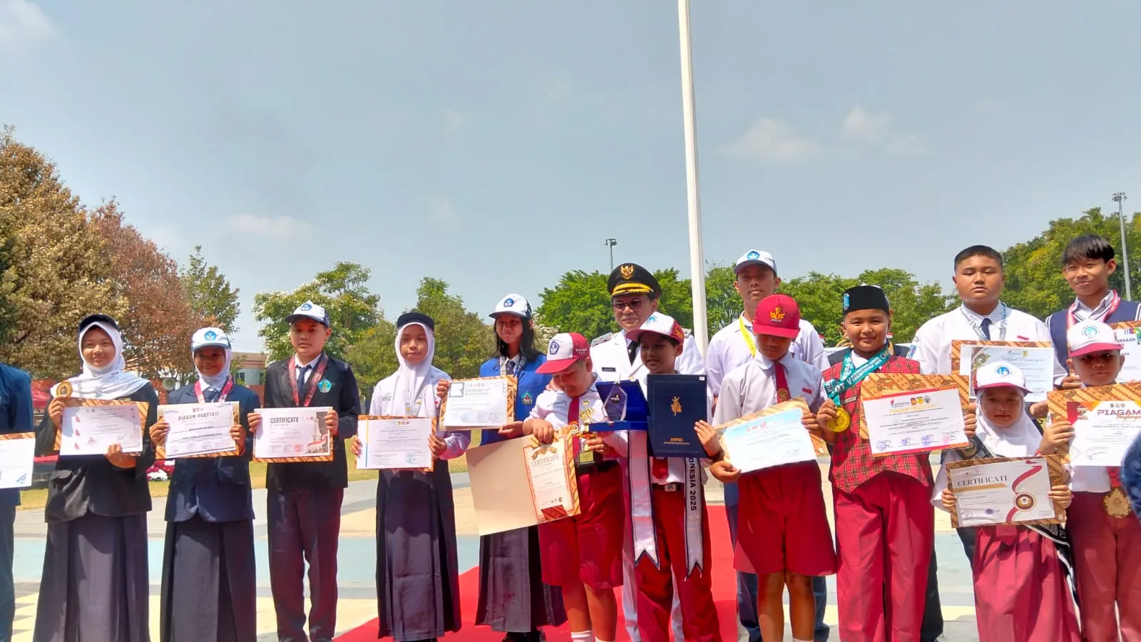 Bawa Nama Pati hingga Nasional dan Internasional, Anak Berprestasi Terima Penghargaan