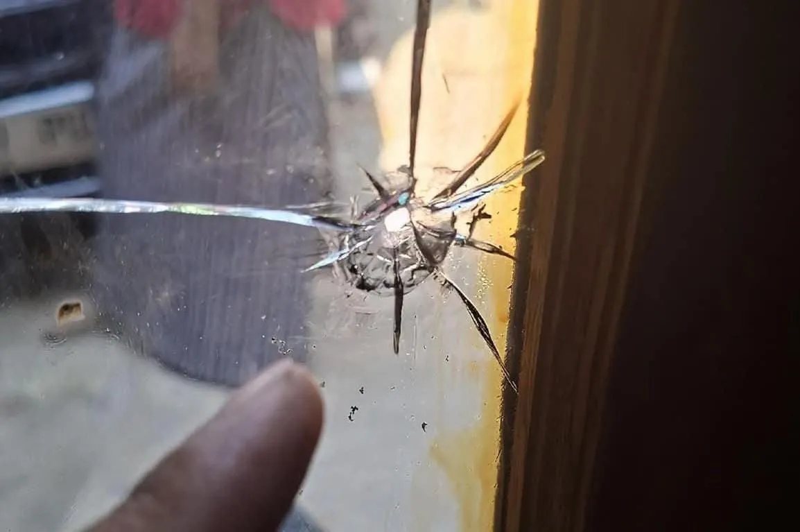 Kaca dan Pintu Bolong, Rumah Warga Trangkil Ditembak Orang Tidak Dikenal