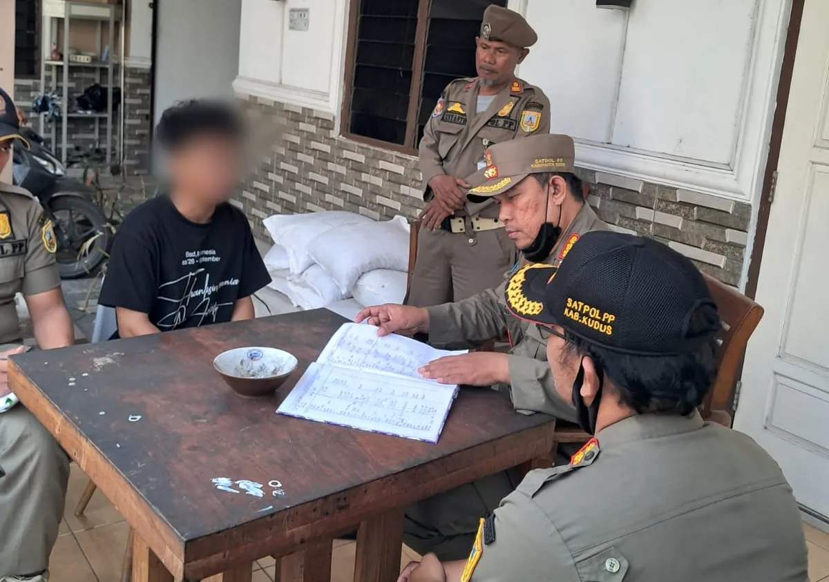 Diduga Jadi Tempat Asusila, Rumah Kos di Bae Kudus Disambangi Satpol PP