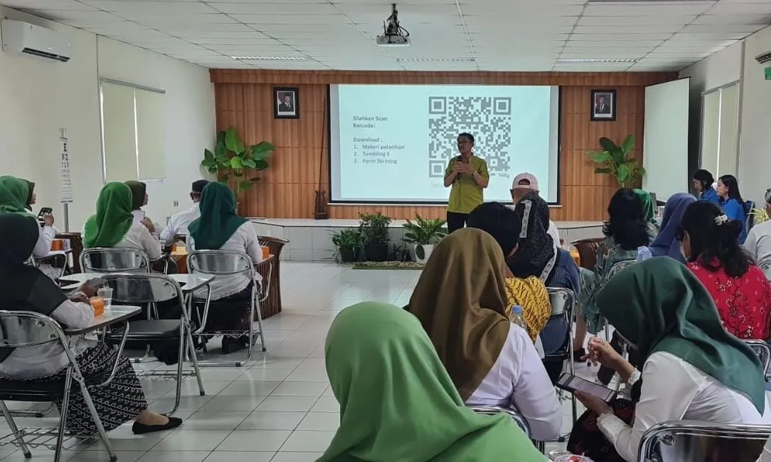 Bantu Anak Belajar Optimal, Rotary Club Kudus Latih Puluhan Guru SD Skrining Mata