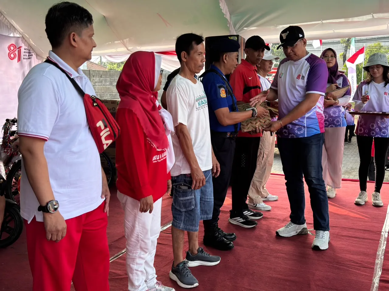 Mengabdi 25 Tahun, 208 Karyawan Pura Group Terima Hadiah Cincin Emas 8 Gram