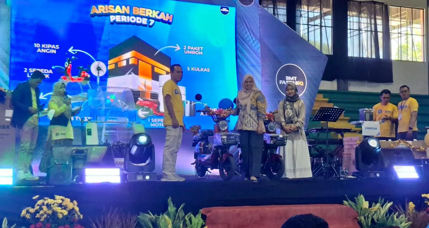 Arisan BMT Fastabiq Periode 7 Diundi, Anggota Bawa Pulang Motor hingga Paket Umrah