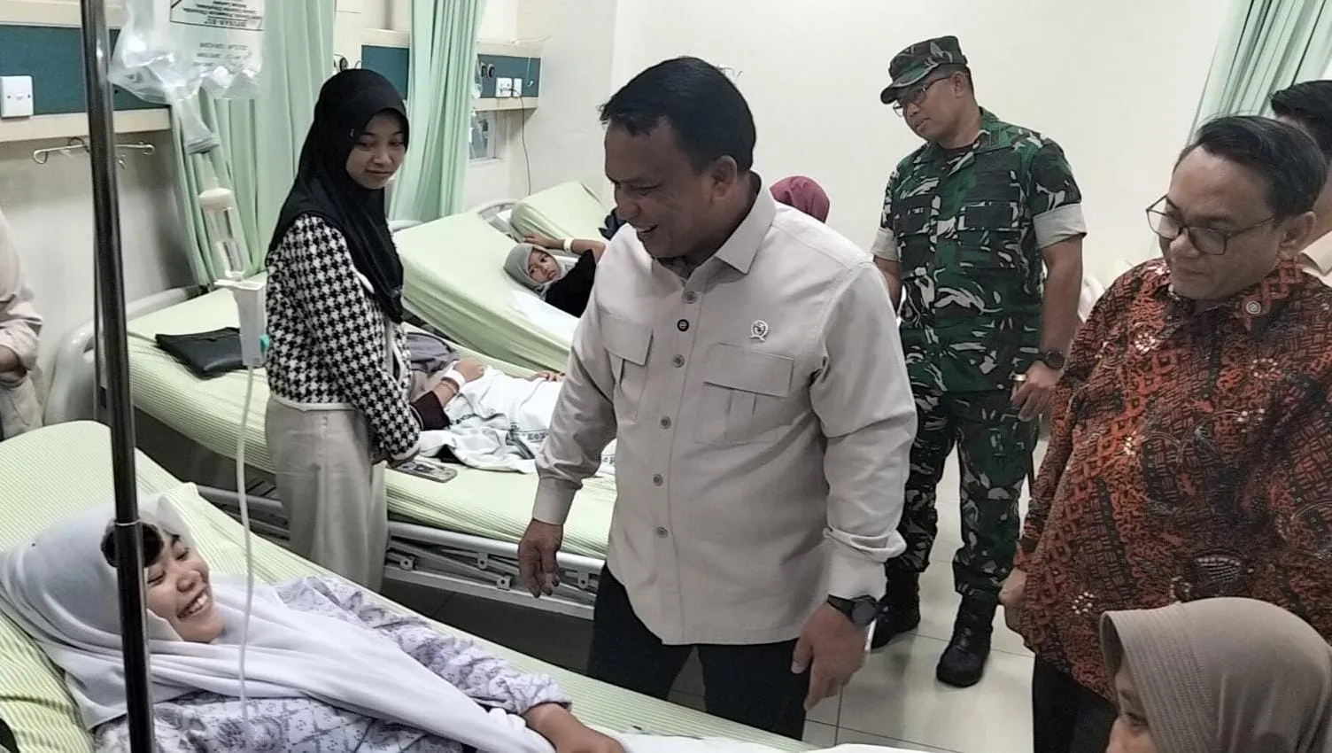 Wakil Kepala BGN Jenguk Korban Dugaan Keracunan MBG di KSH, Pemkab Pati Tanggung Biaya Perawatan