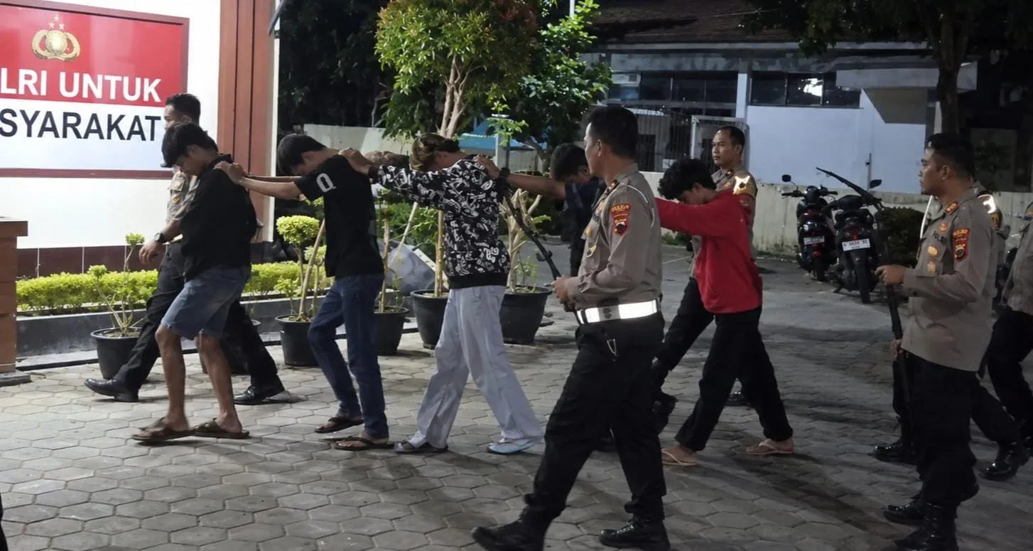 Patroli Siber Polsek Jati Bongkar Geng Remaja "Warga Remaja Militer" Pamer Sajam di Medsos