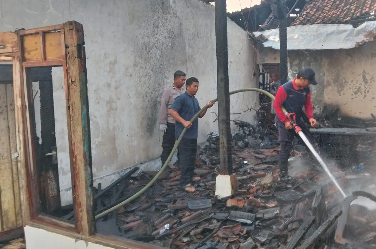 Rumah Warga Pesagi Kayen Terbakar, 4 Motor Tinggal Kerangka