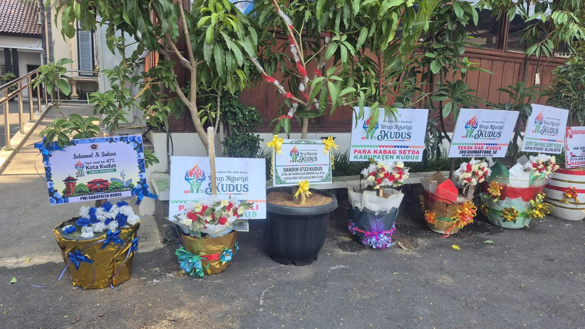 Ramah Lingkungan, Ucapan Hari Jadi ke-477 Kudus Disampaikan Lewat Tanaman