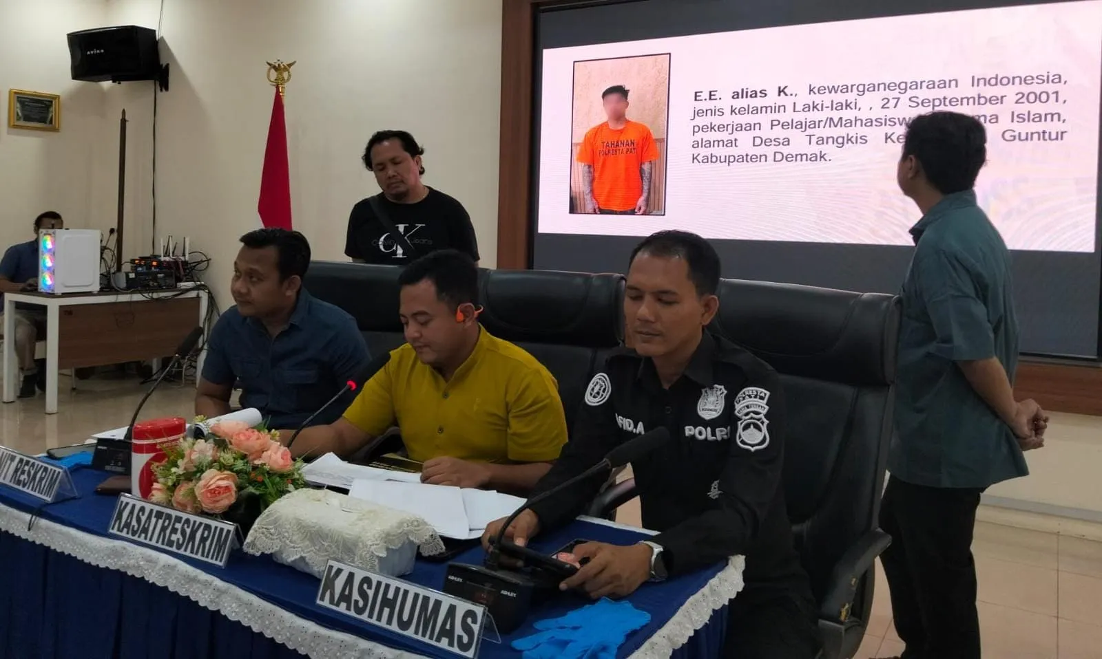 Beri Kejutan Ultah, Pria asal Demak Temukan Pria Lain di Kamar Istri