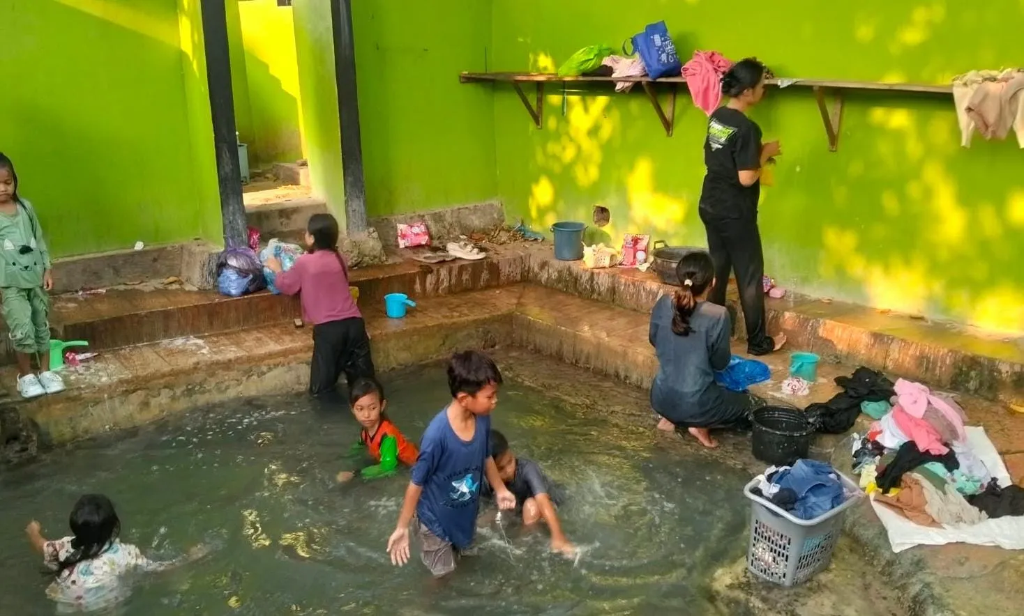 Sumur Mengering, Warga Jimbaran Pati Andalkan Sumber Dodo untuk Mandi hingga Mencuci