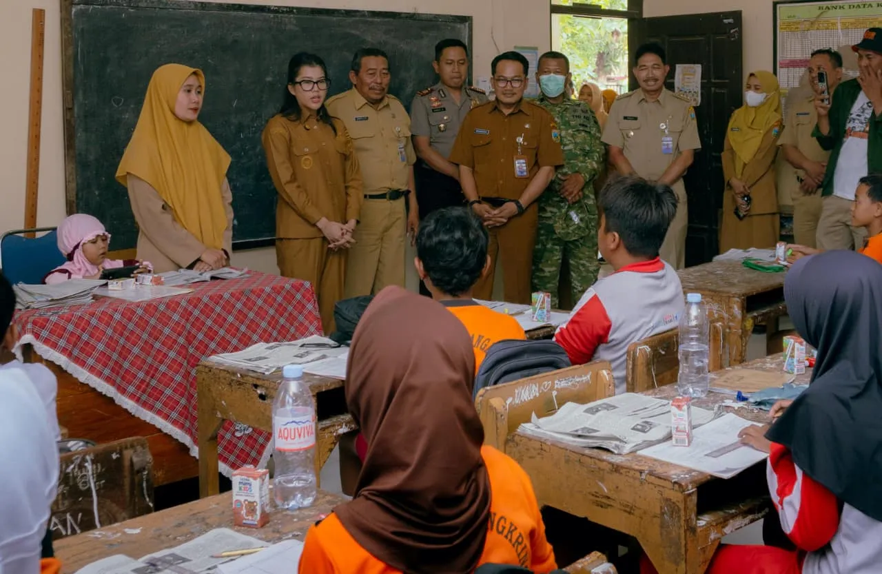 Atasi Serbuan Lalat, Pemkab Kudus Bakal Pasang Insect Killer di SDN 3 Bulungcangkring